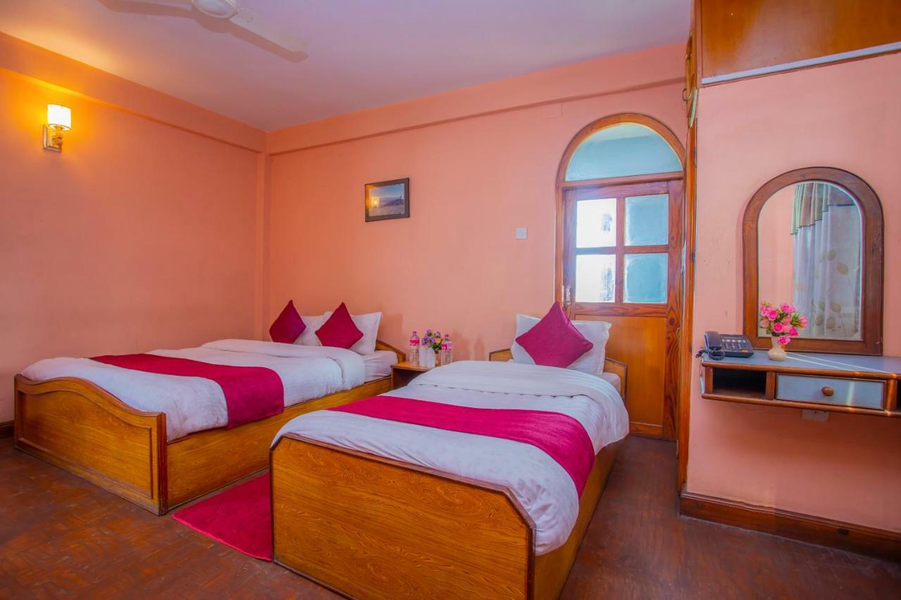 Spot On 445 New Hotel Natureland Pokhara Eksteriør bilde